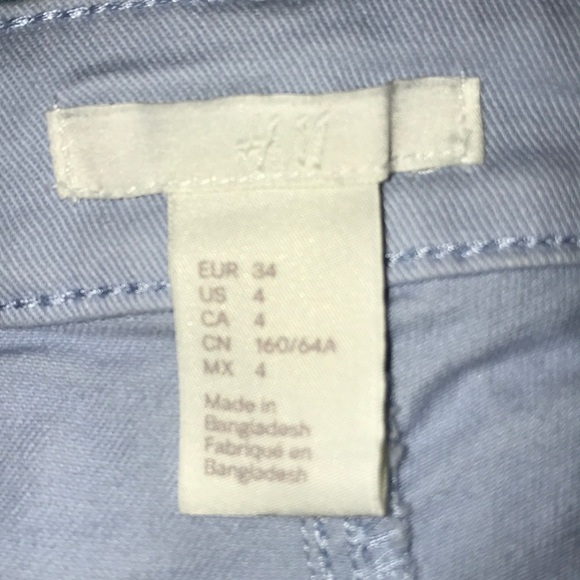 H&M Denim cuffed shorts stretchy 5 pockets button zipper fly NEW size 4 - Picture 3 of 6